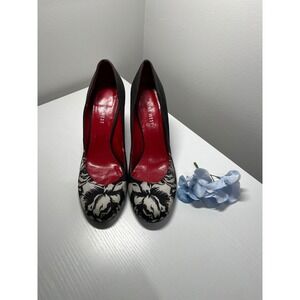 Nine West Womens Black Satin Floral Toe Pumps Red Insole Size 6M High Heels